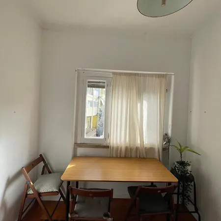 Maria Shared In Konukevi Lisboa